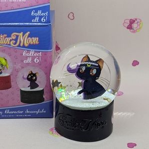 Sailor Moon snow globe - Luna